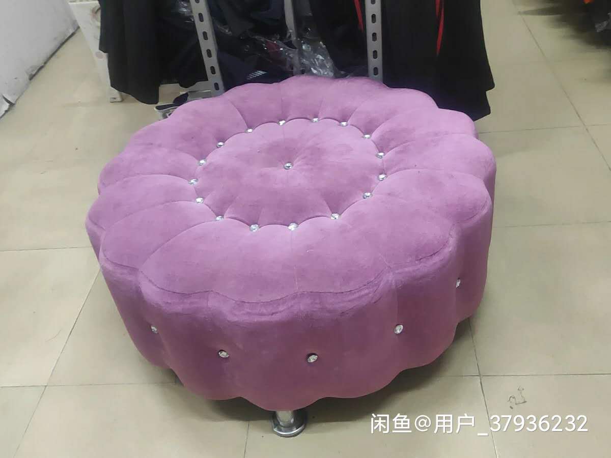 服装店用的凳子