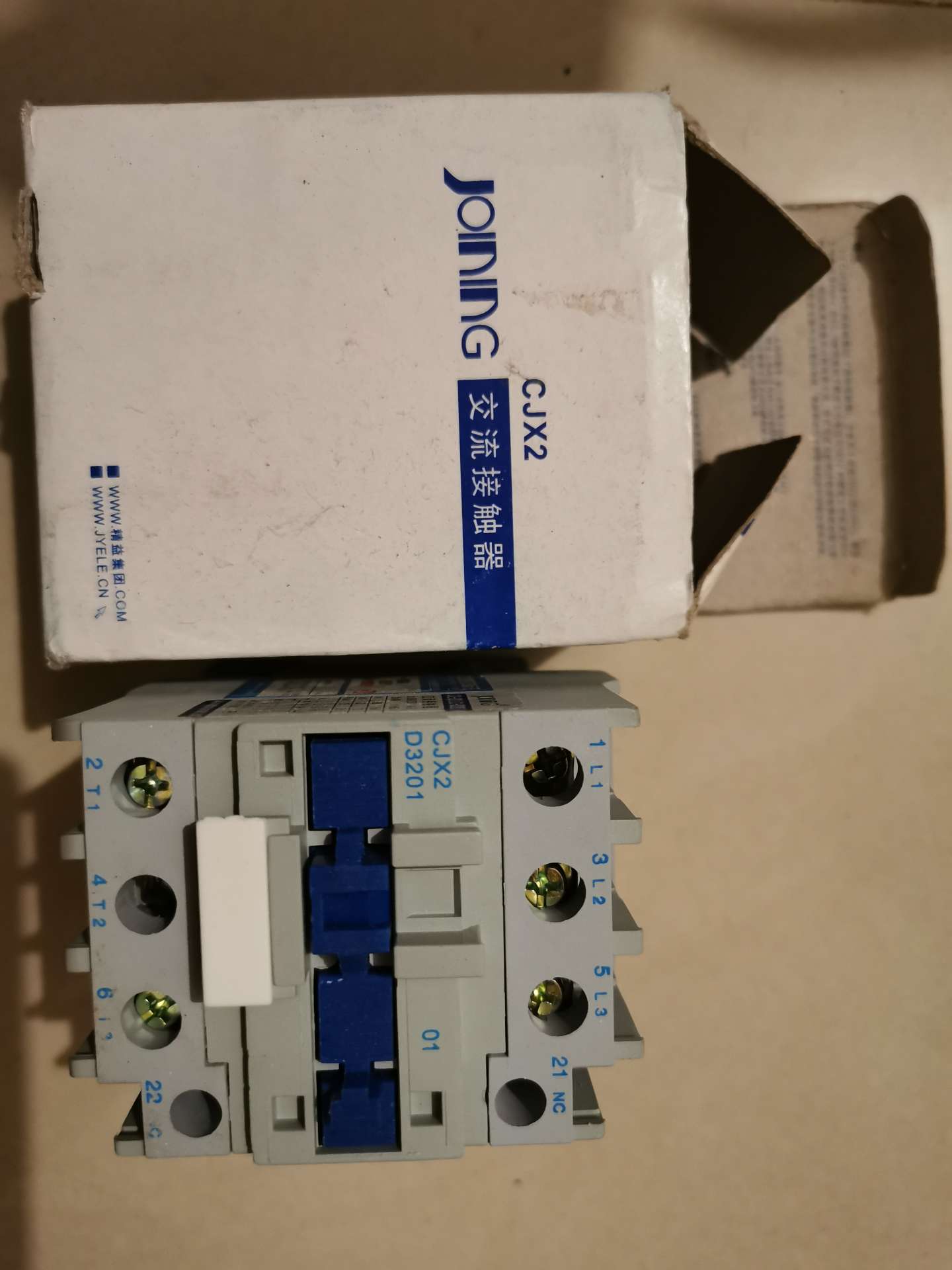 全新精益CJX2 D3201交流接触器4个，50元／个