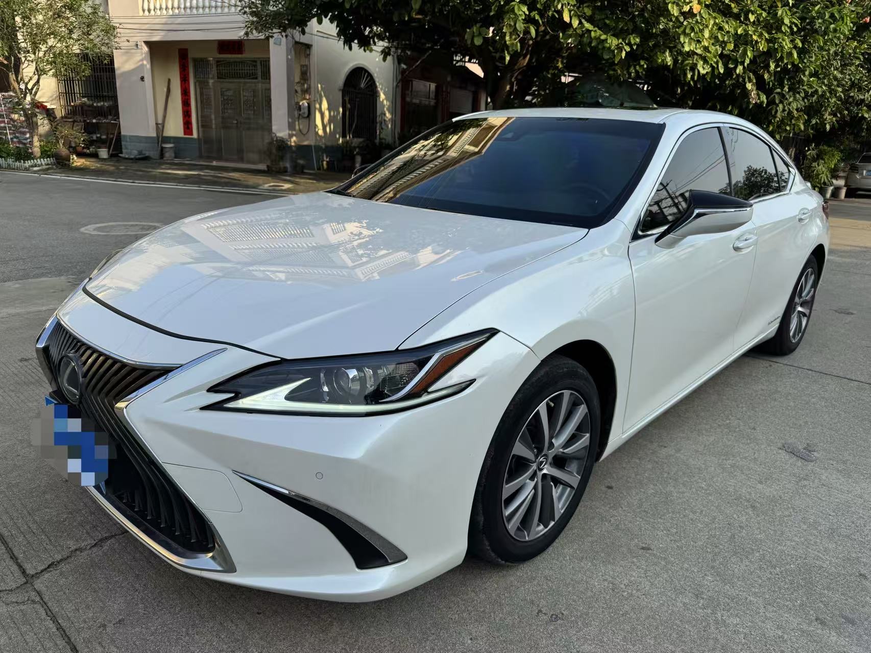 2020年雷克萨斯ES300H卓越版