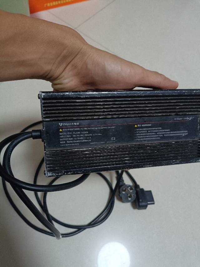小牛N1S原装充电器