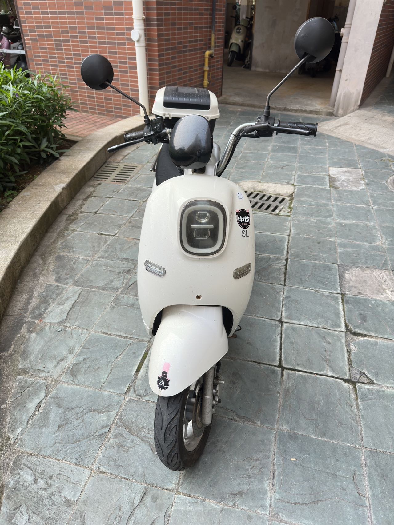 五电池电动车