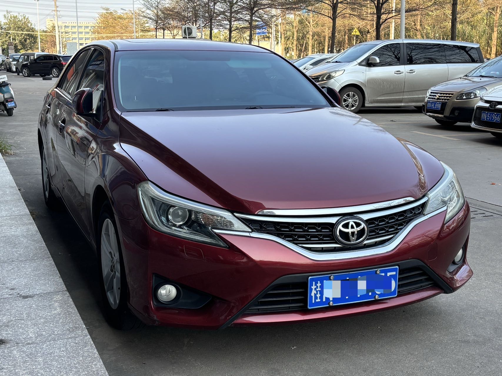 2013款丰田锐志V6轿车出售
