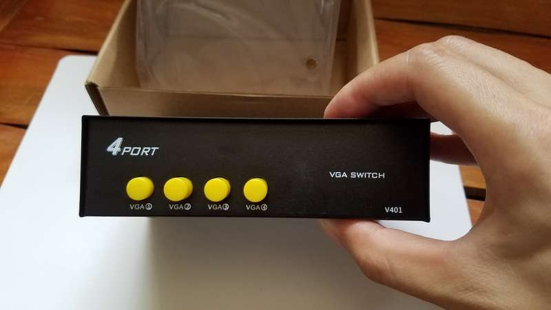 VGA四进一出切换器99成新