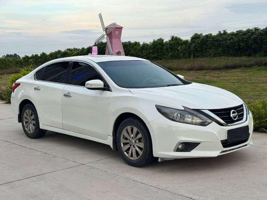 2017款日产天籁2.0XL自动舒适版