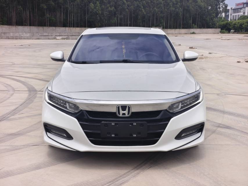 2019年本田雅阁1.5T精英版