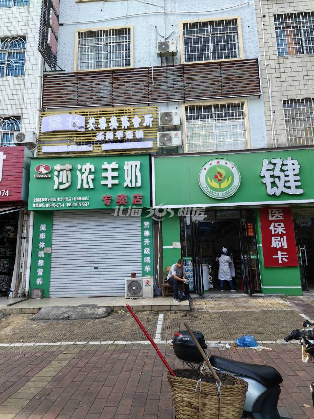 一线铺面出租,有卫生间,铺面够大,价格合理