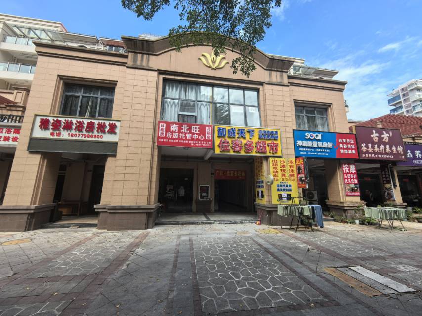万达商圈金海岸大道一线临街商铺146平
