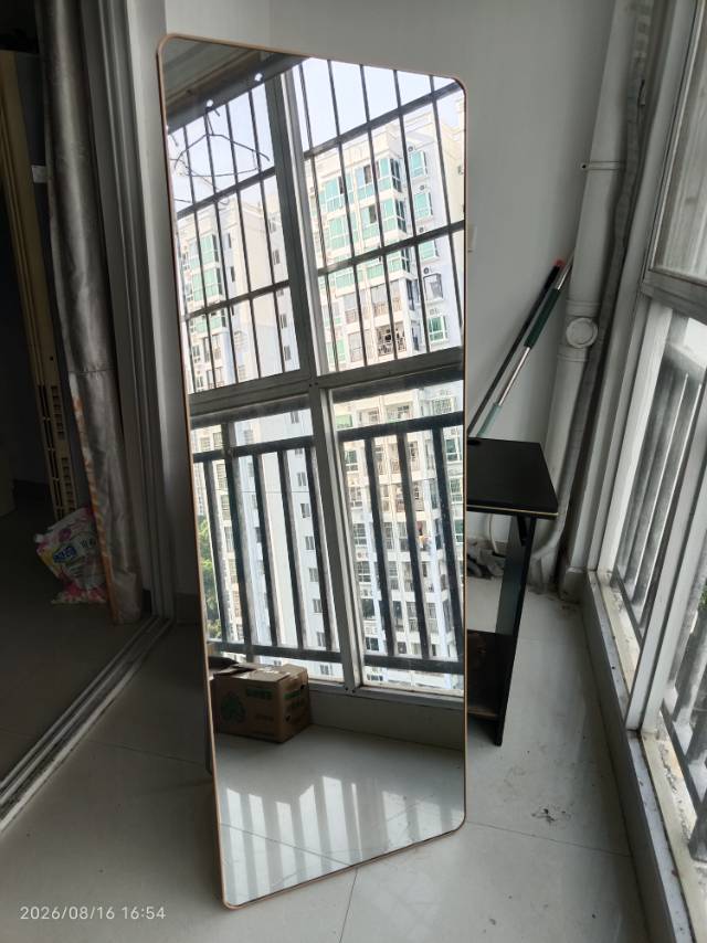 165*60落地穿衣镜40元