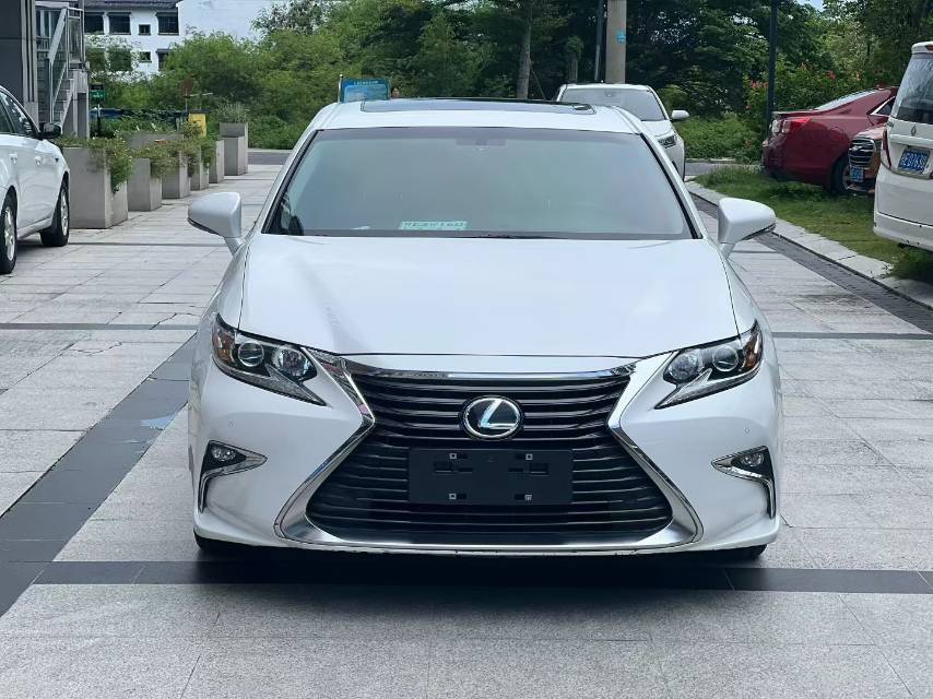 2016年雷克萨斯ES200一手车